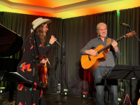 Jördis Tielsch mit Peter Schneider - "Weihnachtszeitreise" - 22.11.2025